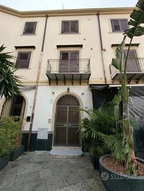 Via roma/poste centrali, tre vani arredato