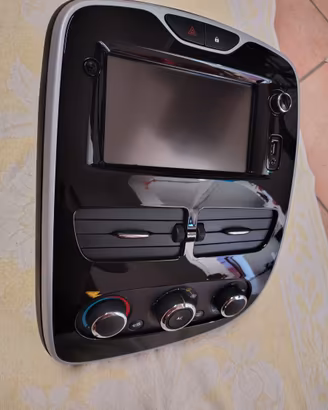 medianav Renault Clio navigatore autoradio