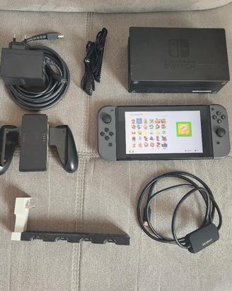Nintendo Switch + Accessori 