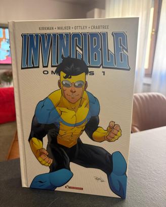 Fumetto Invincible Omnibus. Nuova edizione Vol. 1