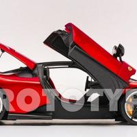 Ferrari F80 Rosso Supercar ( Scala 1/18  )