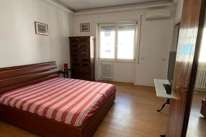 Stanza grande da 18 mq con bagno spese incluse