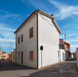 Casa indipendente a Solarussa