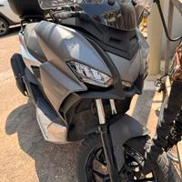 Aprilia SR GT 200