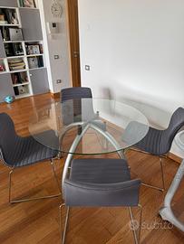 Tavolo Spider di Ettore Sottsass per Knoll e Sedie