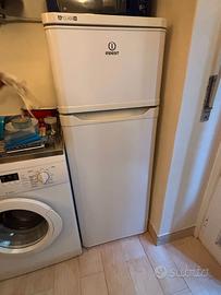 Frigorifero Indesit 250 L doppia porta, bianco.