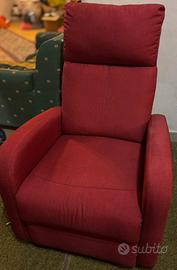 Poltrona reclinabile con struttura in legno