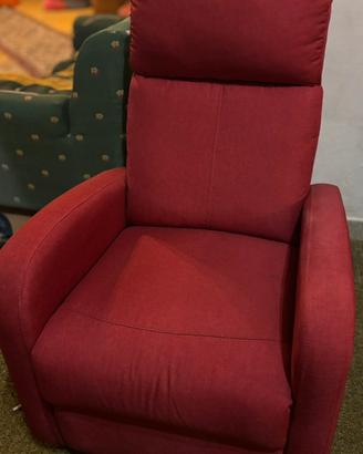 Poltrona reclinabile con struttura in legno