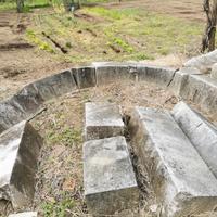 portale antico in pietra