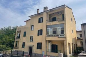 Appartamento con terrazzo via Carpinetana sud