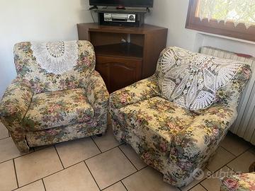 Coppia di poltrone vintage floreali sfoderabili