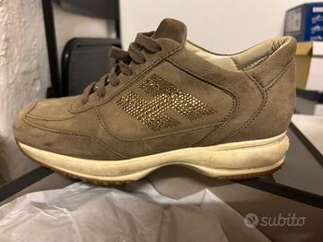 Hogan sneakers con H laterale in strass