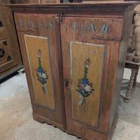 Dispensa dipinta antica