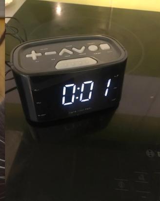 Orologio USB  sveglia radio FM AM   