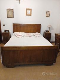 Letto antico in legno