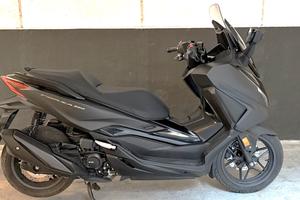 Honda Forza 350 nero