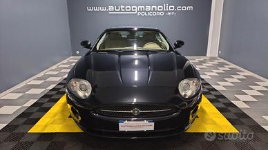 Jaguar XK 4.2 V8 Coupé