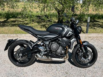Triumph Trident 660 2024 - 2300 km + quick shift