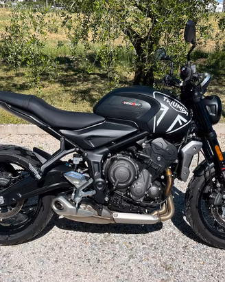 Triumph Trident 660 2024 - 2300 km + quick shift