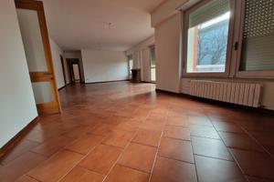 Via Abozzi mq. 210 più garage doppio