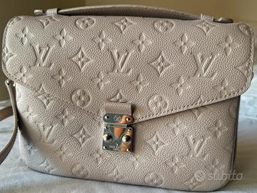 Rara LOUIS VUITTON Pochette