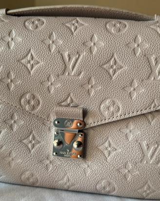 Rara LOUIS VUITTON Pochette