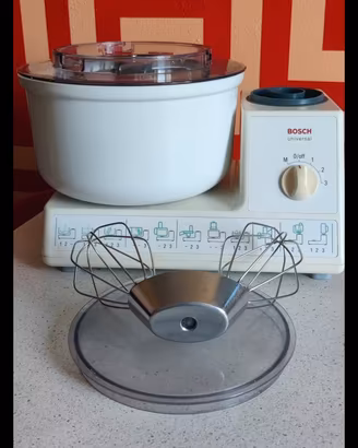 Robot da cucina Bosch universal .
