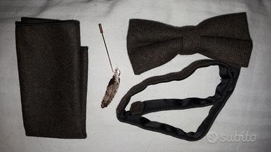 Papillon in panno grigio con fazzoletto