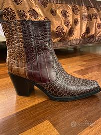Stivaletto donna stampa pitonato