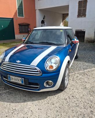 Mini cuper adatta neopatentati