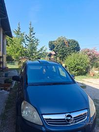 Auto Zafira 