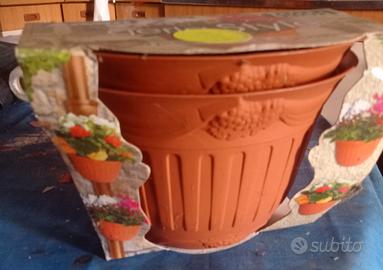 Set 2 vasi plastica balcone nuovi