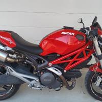 DUCATI MONSTER 696