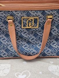 Borsa tracolla LIU-JO  in tessuto monogramma 