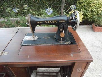 Macchina d'epoca da cucire