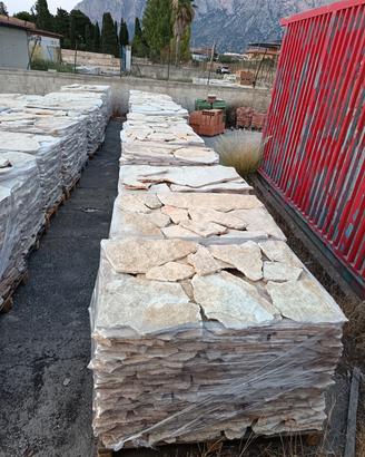 pietra spess 1/2 cm bancale 27 mq euro 240