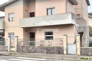 Bifamiliare con giardino - via don luigi sturzo