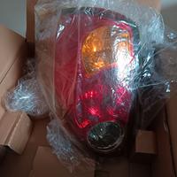 Faro posteriore sx L200