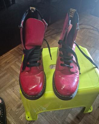 anfibi e scarpe molto eleganti 
