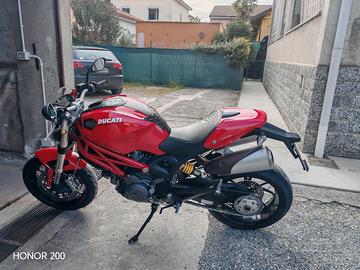Ducati Monster 796 