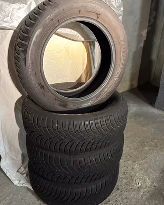 Gomme invernali 215/60/17