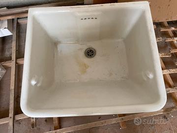 2 lavandini da lavanderia in ceramica