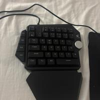 Mouse e tastiera da gaming perfette condizioni