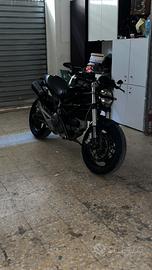 Ducati monster 696