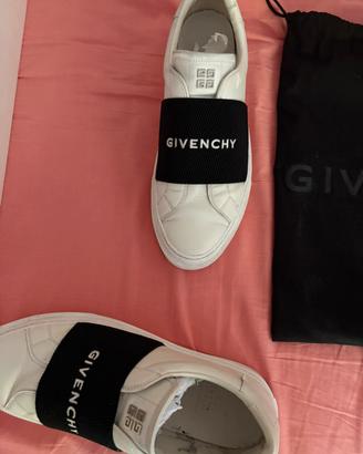 Scarpe sneakers Givenchy pari al nuovo