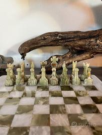 Set di scacchi artigianale realizzato in onice ver