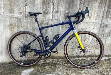 BMC URS Two Apex gravel carbonio