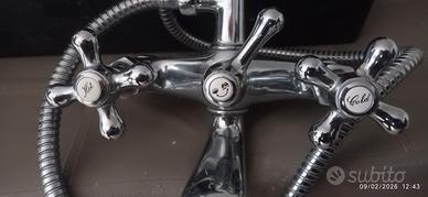 rubinetto per vasca da bagno vintage 