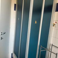 Doccia in cristallo blu