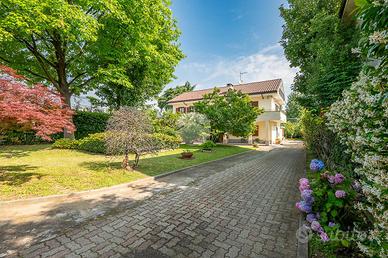 VILLA SINGOLA A GRUGLIASCO